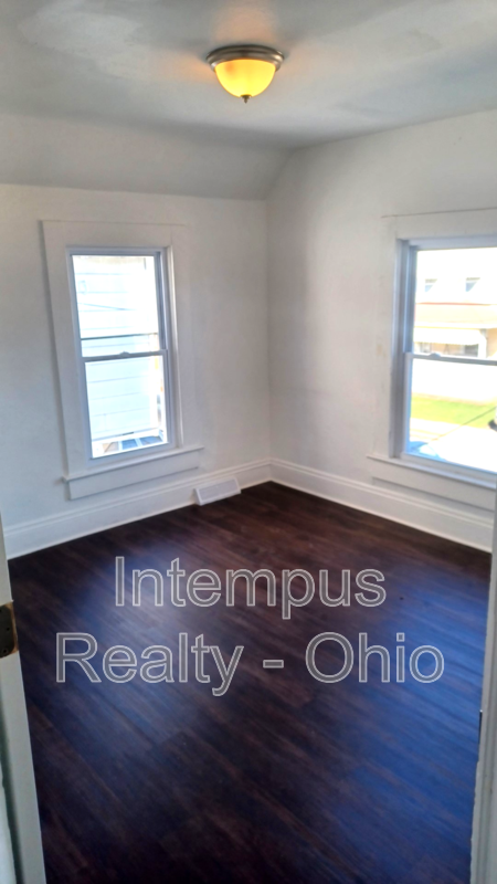 2070 W 105th St - Photo 4 of 19