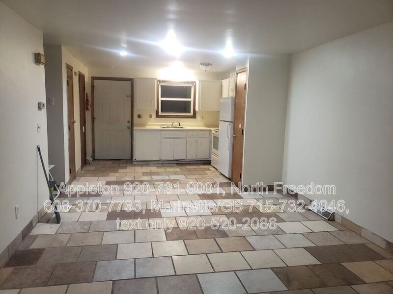 560 Spinnaker Ln #560 - Photo 2 of 6