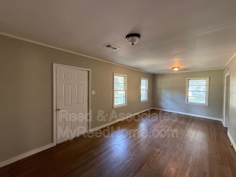 7618 Marvin Rd - Photo 4 of 10
