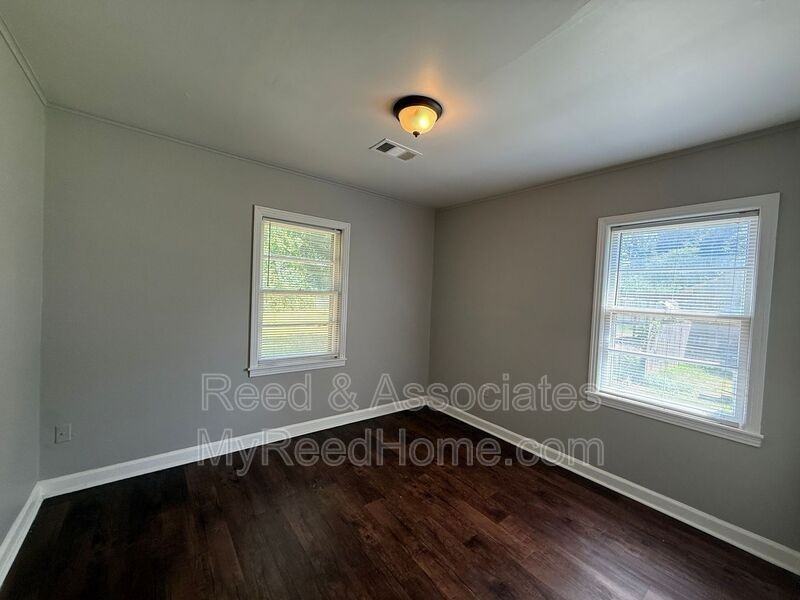 7618 Marvin Rd - Photo 7 of 10