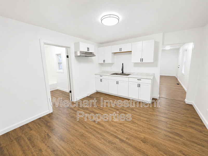 620 W Wayne St - Photo 5 of 10