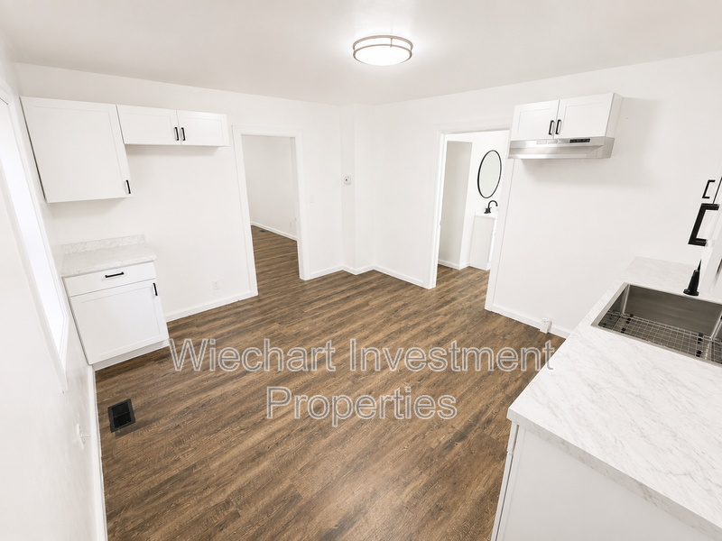 620 W Wayne St - Photo 6 of 10