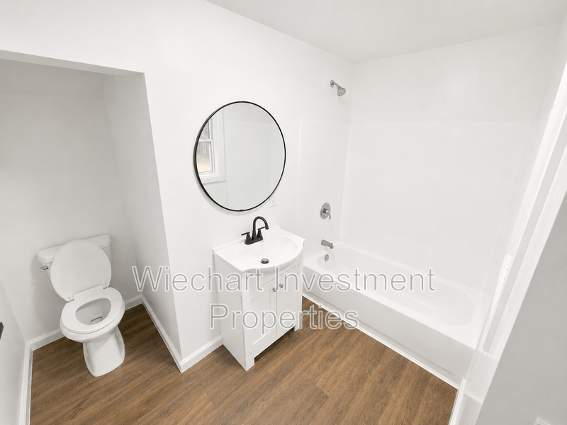 620 W Wayne St - Photo 7 of 10