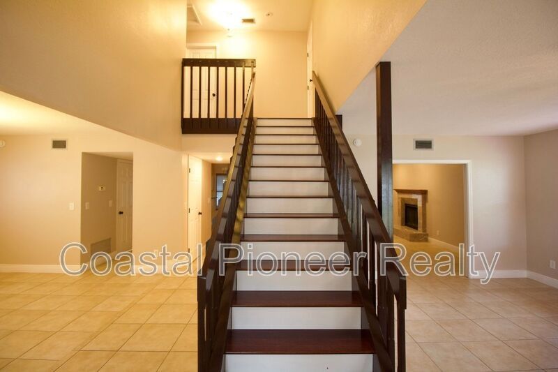 1817 Laurence Ct - Photo 6 of 32