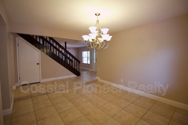 1817 Laurence Ct - Photo 7 of 32