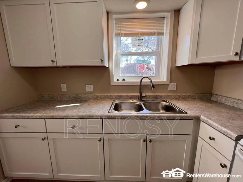 917 Maury St - Photo 7 of 15