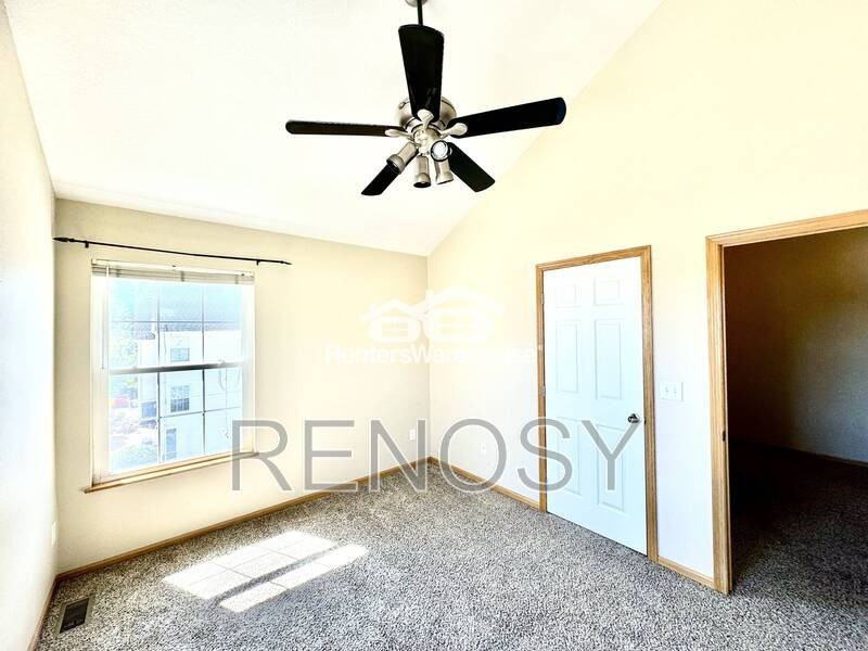 1228 Se Village View Ln - Photo 3 of 17