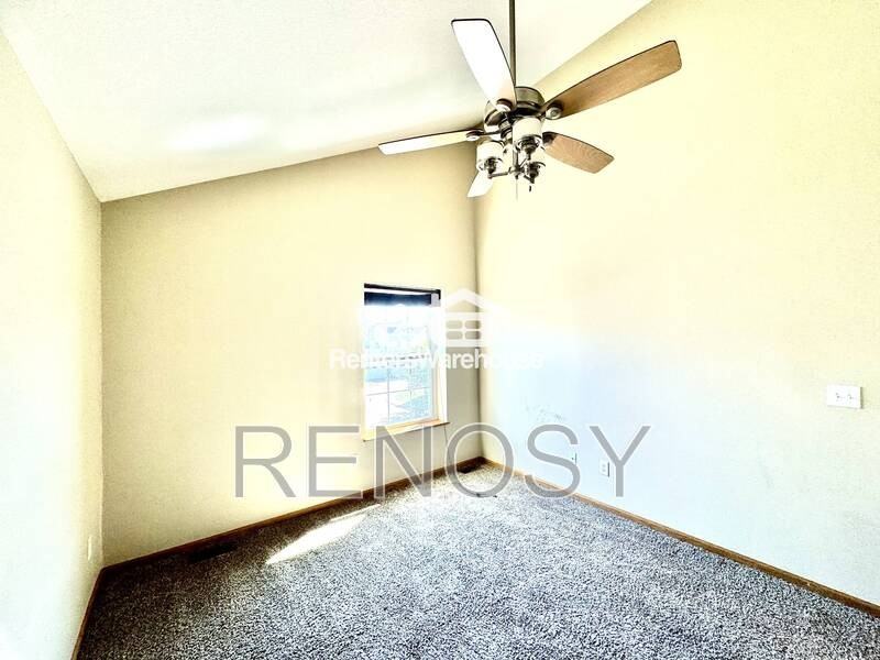 1228 Se Village View Ln - Photo 6 of 17