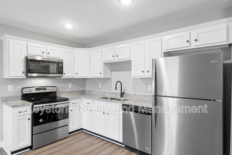 580 Heritage Pointe Dr #407 - Photo 4 of 15