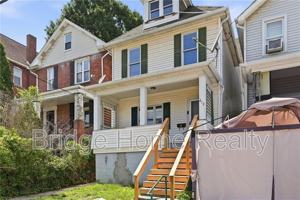 featured image of 410 W 8th Ave