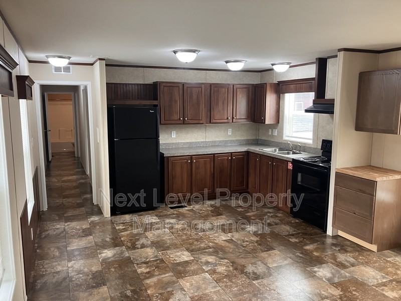 2115 Hwye - Photo 2 of 7