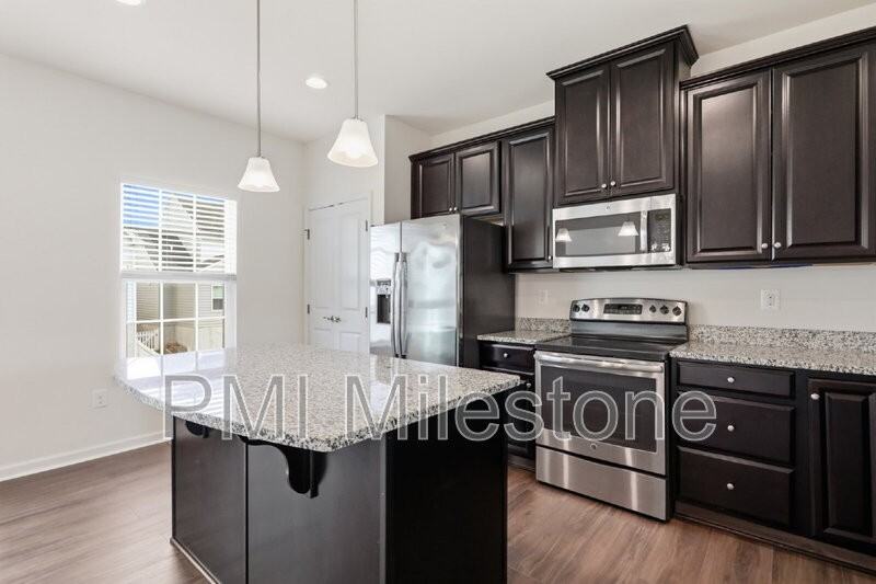 72 Norwood Dr - Photo 5 of 39