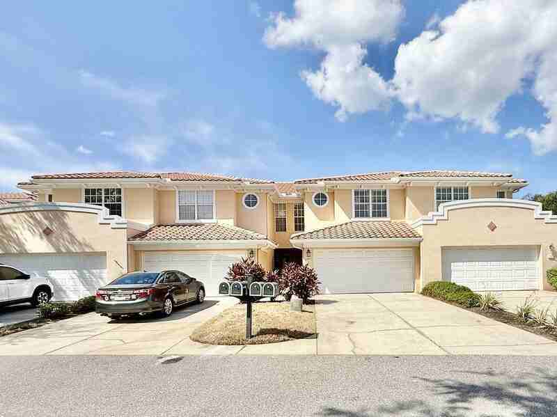 131 Valencia Cir - Photo 4 of 50