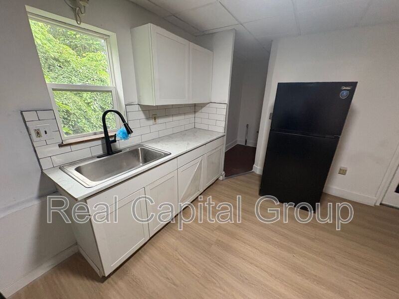 1345 3rd St #2 - Photo 5 of 25
