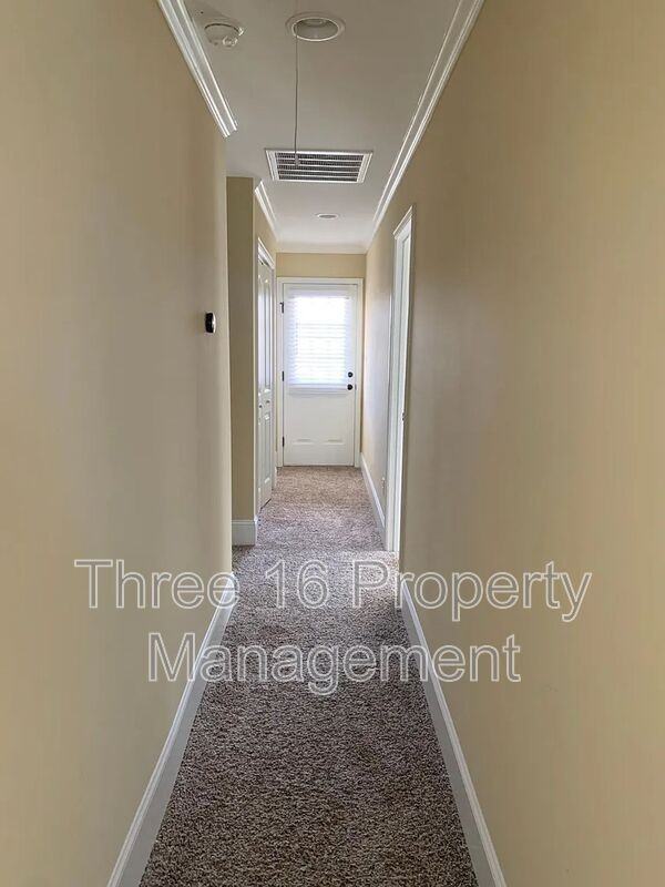 1555 Craig St - Photo 2 of 34