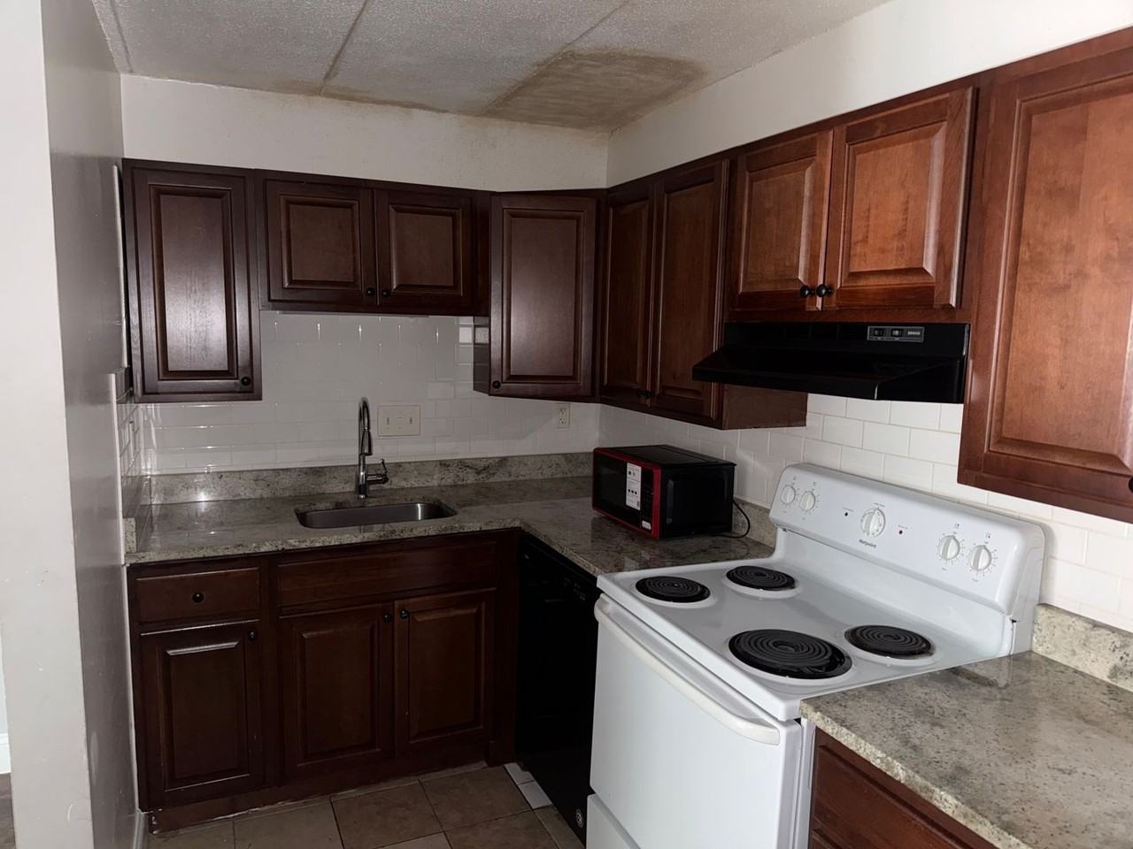 258 Union Ave - Photo 6 of 7