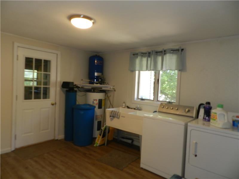14281 Danenwald Rd - Photo 3 of 24