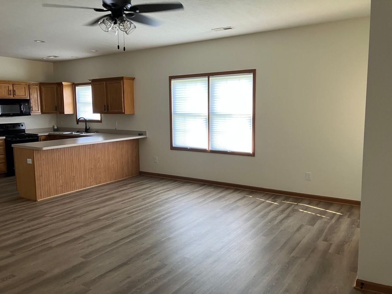 1023 Laurel Tree Ct - Photo 3 of 19