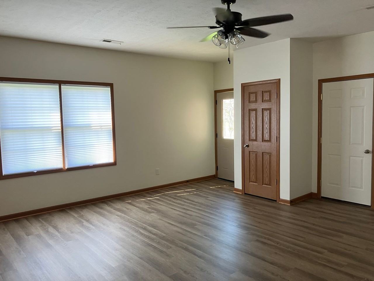1023 Laurel Tree Ct - Photo 4 of 19