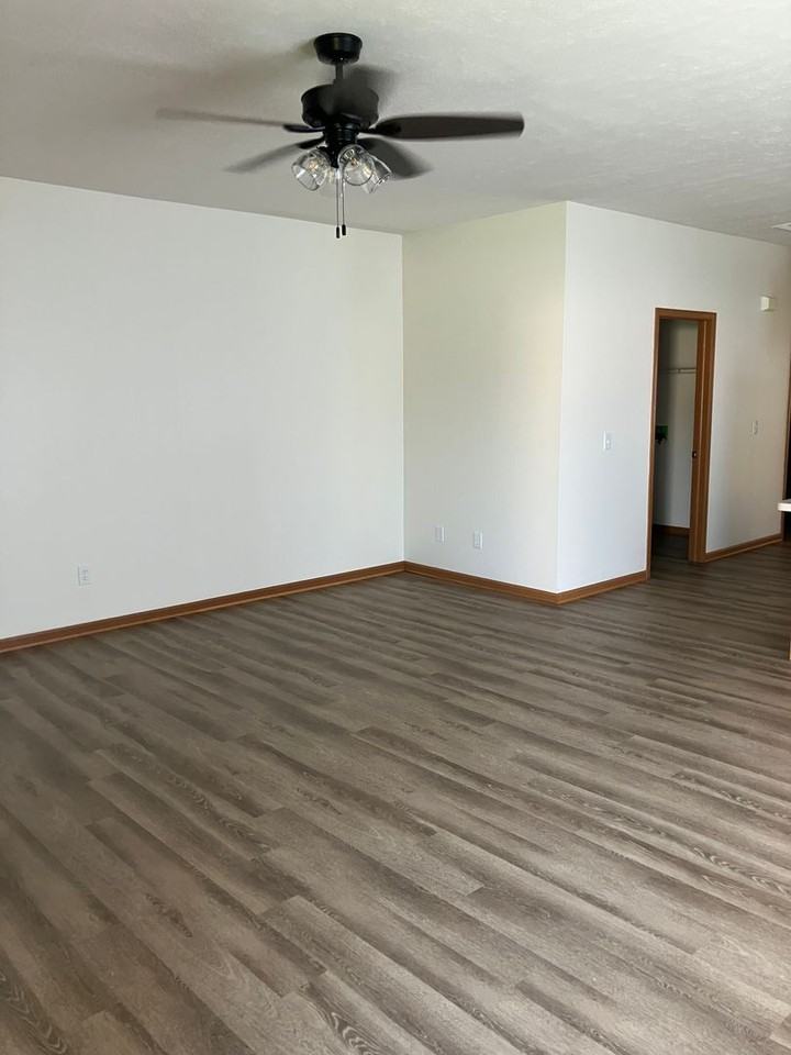 1023 Laurel Tree Ct - Photo 5 of 19