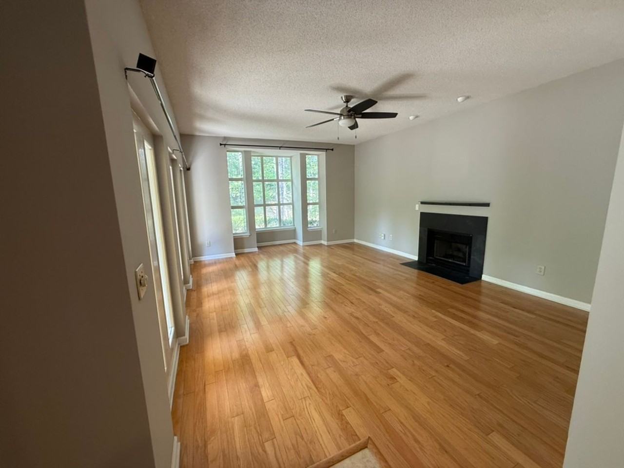 380 Butternut Dr - Photo 4 of 25