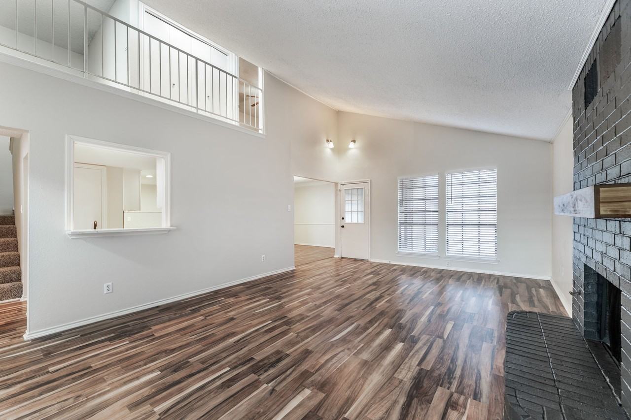 3404 Townbluff Pl - Photo 4 of 19