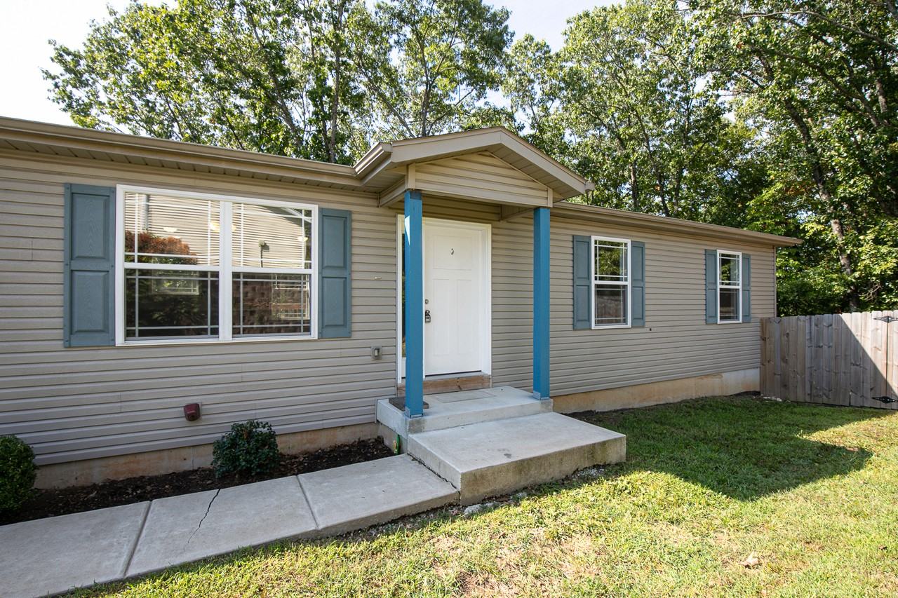 305 Dogwood Pl - Photo 2 of 17