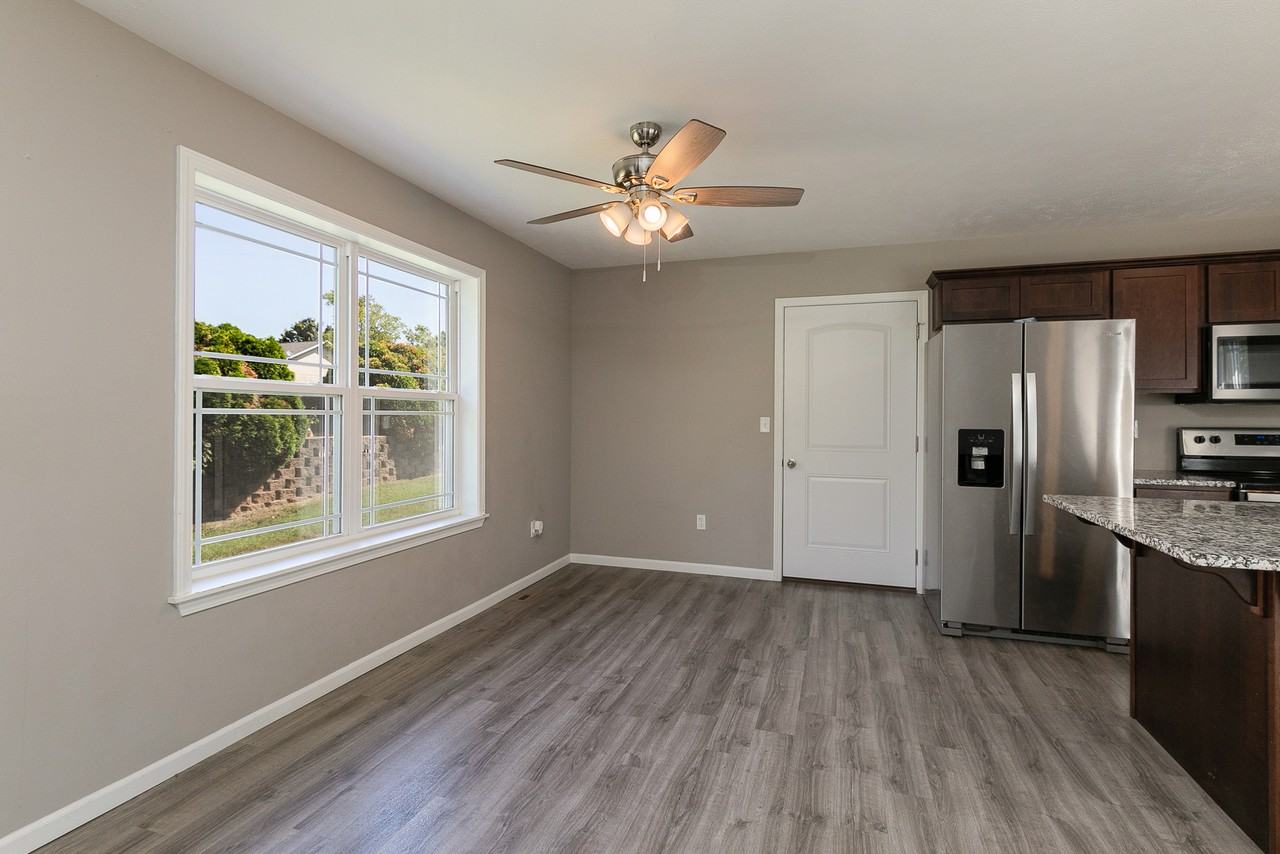 305 Dogwood Pl - Photo 5 of 17