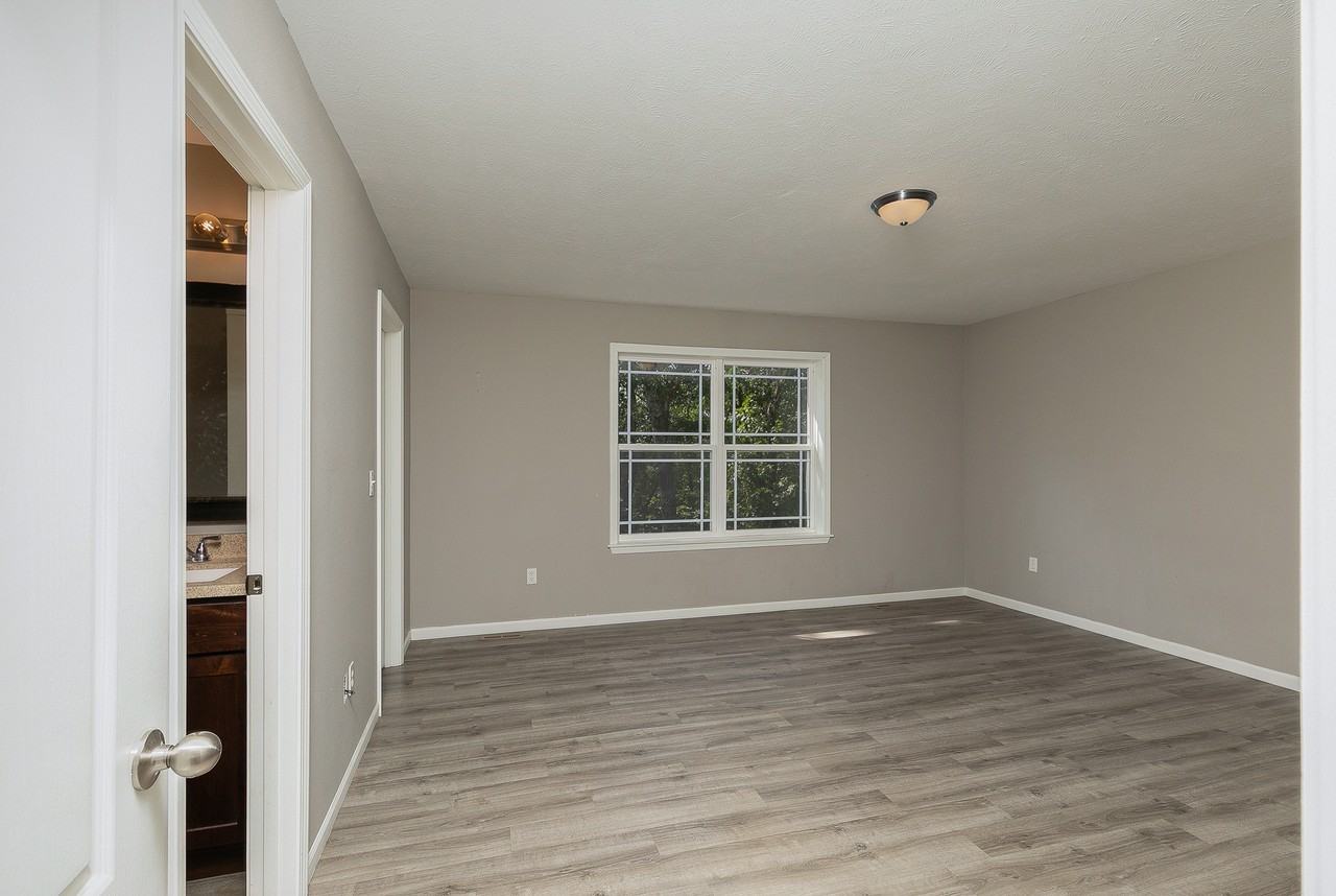 305 Dogwood Pl - Photo 6 of 17