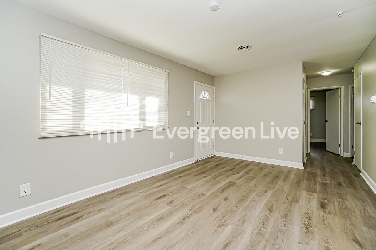 1289 Carolwood Ave - Photo 3 of 15