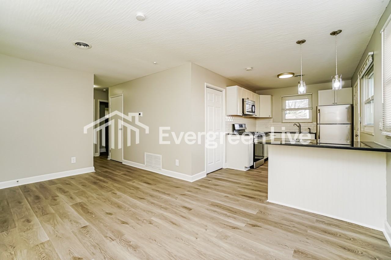 1289 Carolwood Ave - Photo 4 of 15