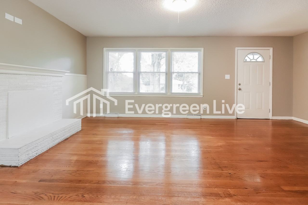 6200 Lane Ave - Photo 2 of 15