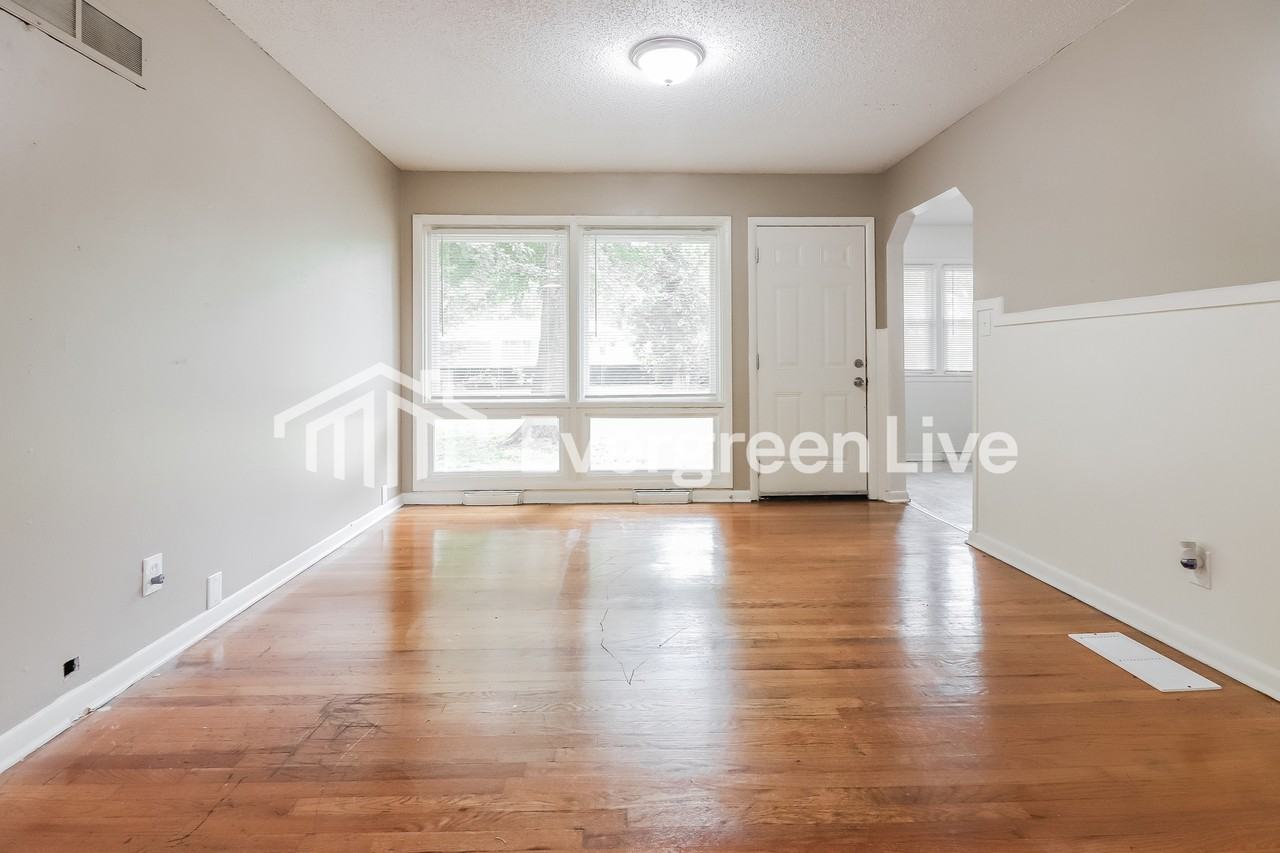 6200 Lane Ave - Photo 3 of 15