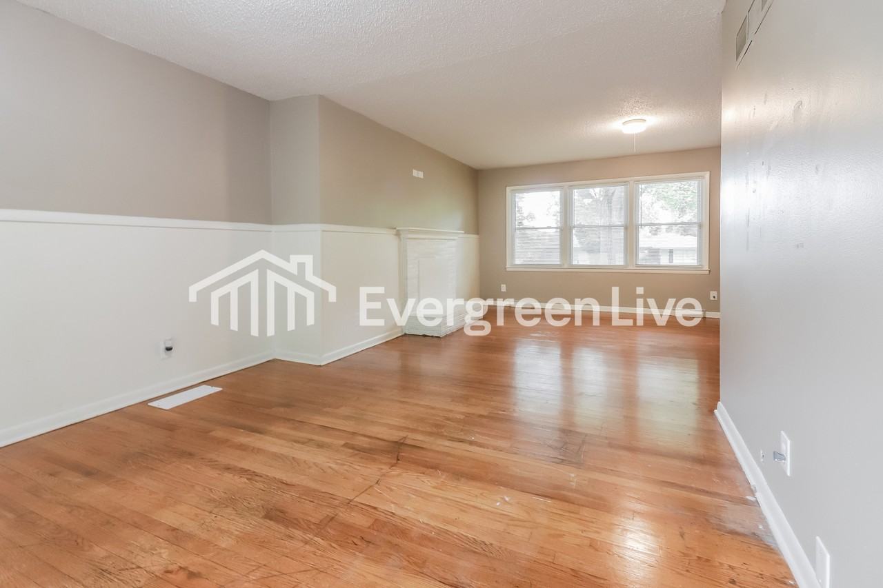 6200 Lane Ave - Photo 4 of 15