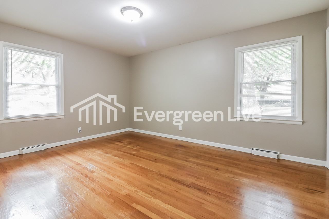 6200 Lane Ave - Photo 7 of 15