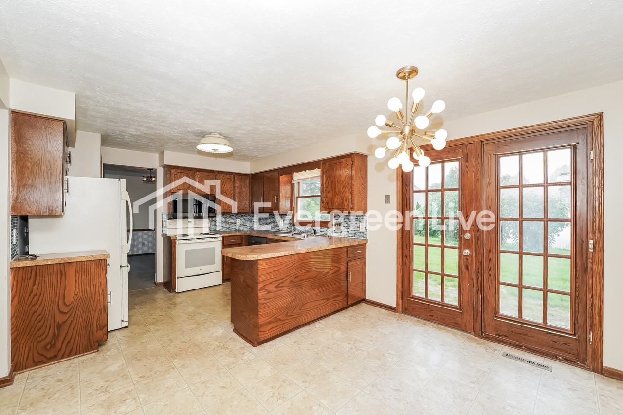 5618 Severn Cir Nw - Photo 7 of 13