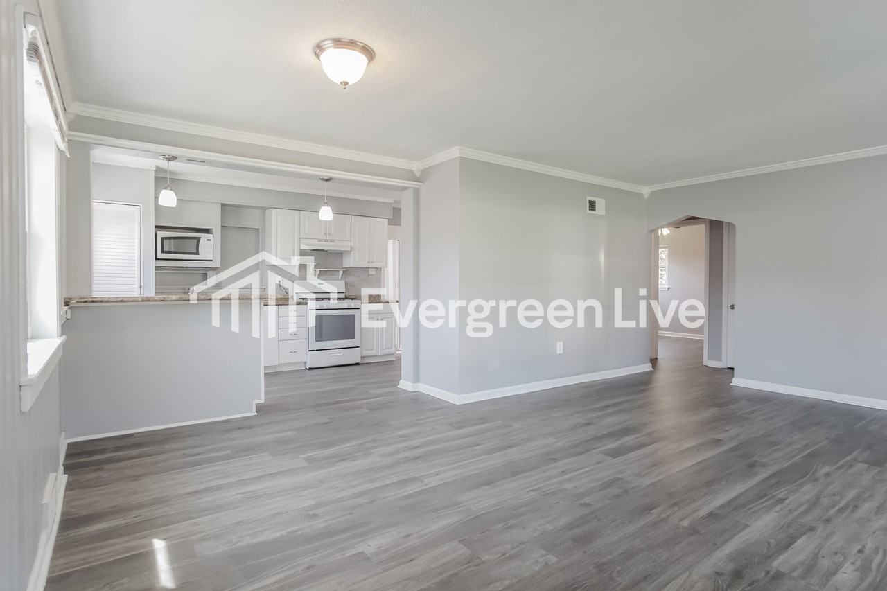 1930 Cardinal Ave - Photo 4 of 15