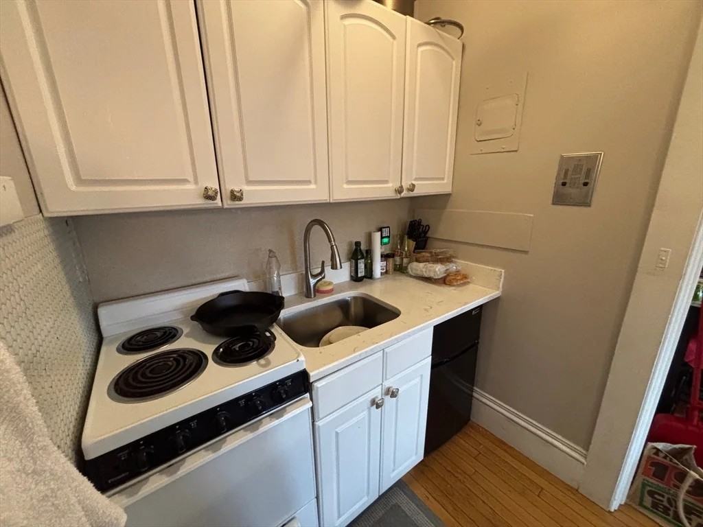 82 Charles St #4F - Photo 6 of 10