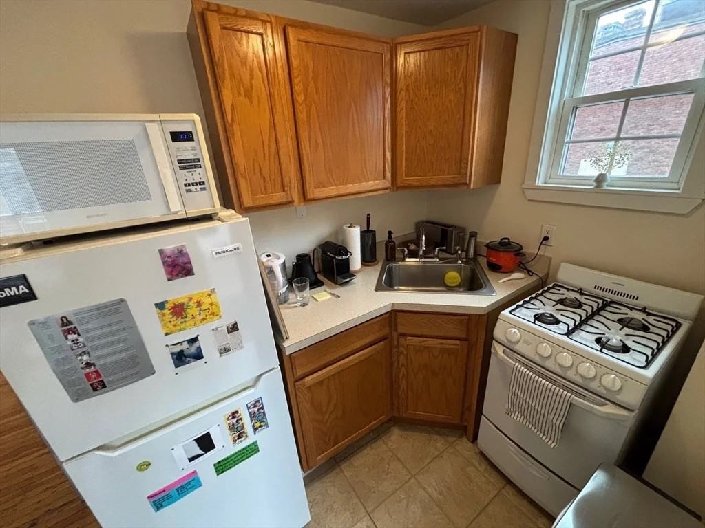 41 S Russell St #4 - Photo 2 of 14