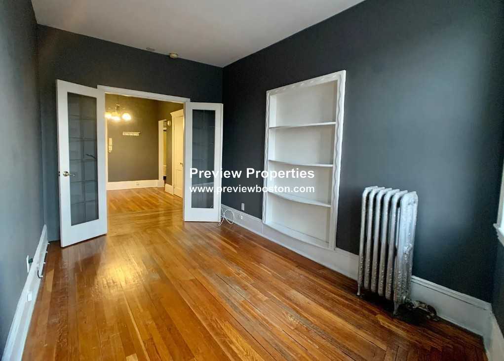 Commonwealth Ave #14P - Photo 3 of 4