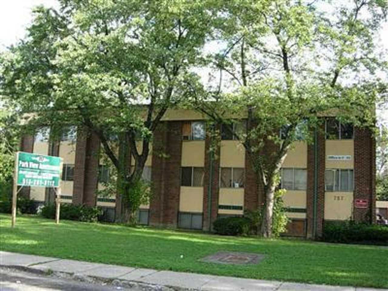 Ridgeway Apts - Photo 2 of 24
