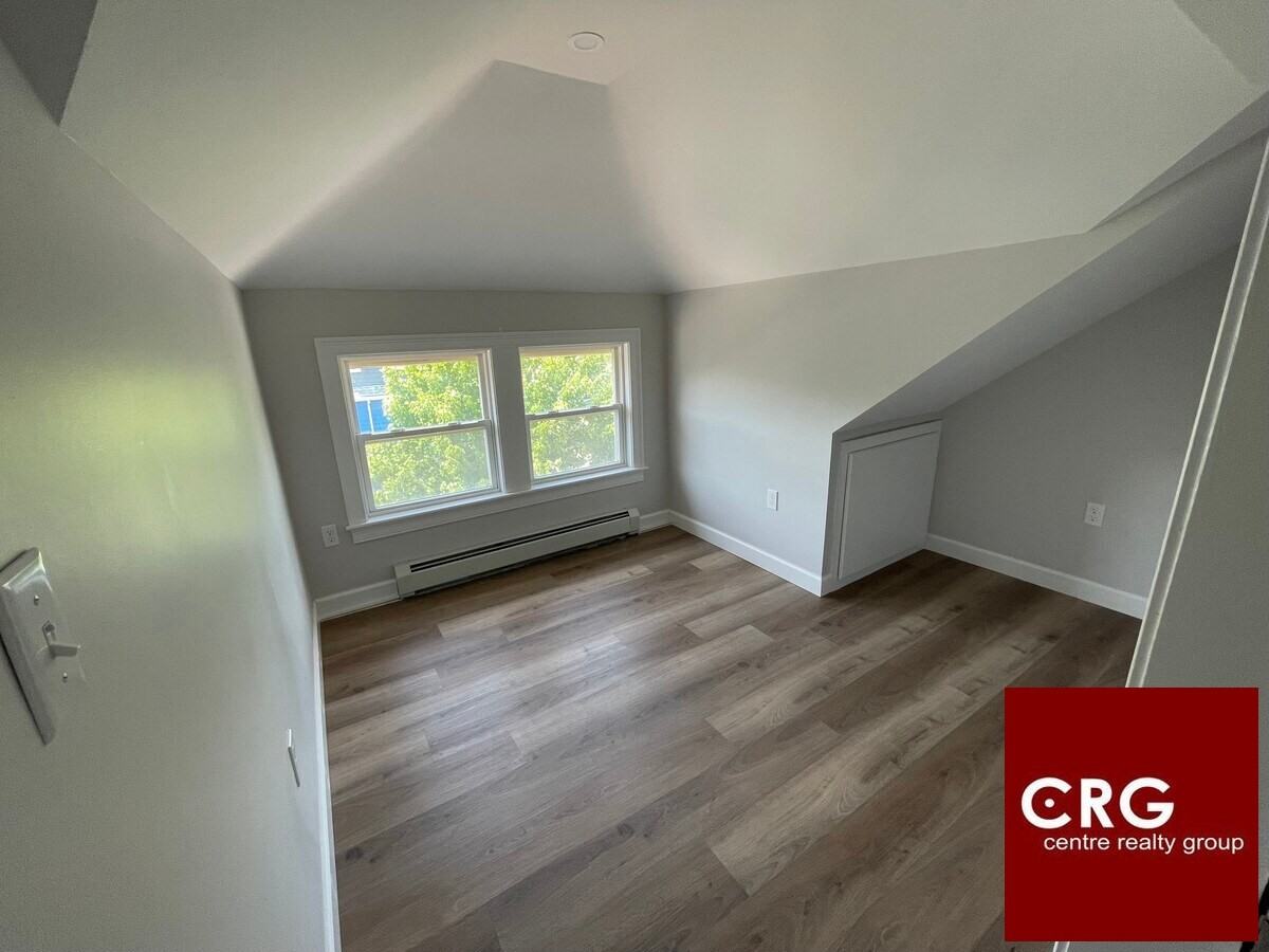 62 Adams St - Photo 7 of 11