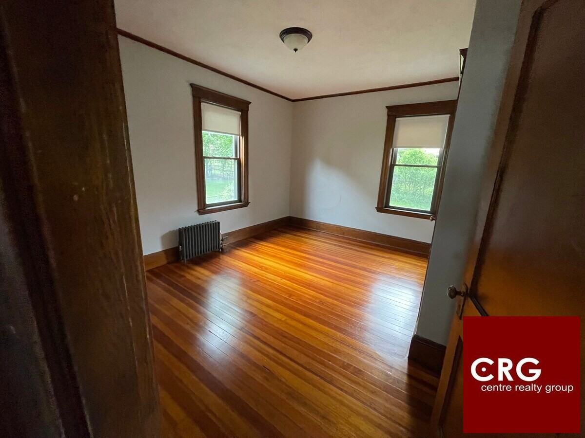 64 Adams St - Photo 4 of 6