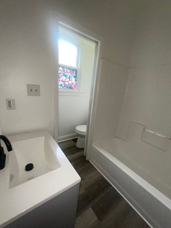 1205 Deslonde St - Photo 2 of 7