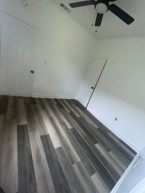 1205 Deslonde St - Photo 5 of 7
