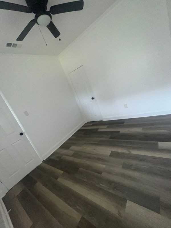 1205 Deslonde St - Photo 6 of 7