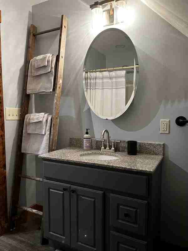 33 Yeaton Dr - Photo 2 of 12