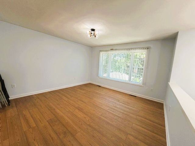 83 Essex Ave - Photo 3 of 27