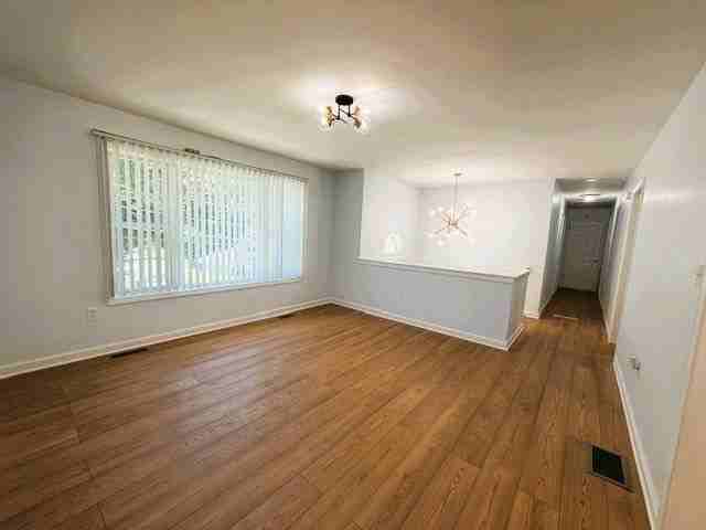 83 Essex Ave - Photo 4 of 27