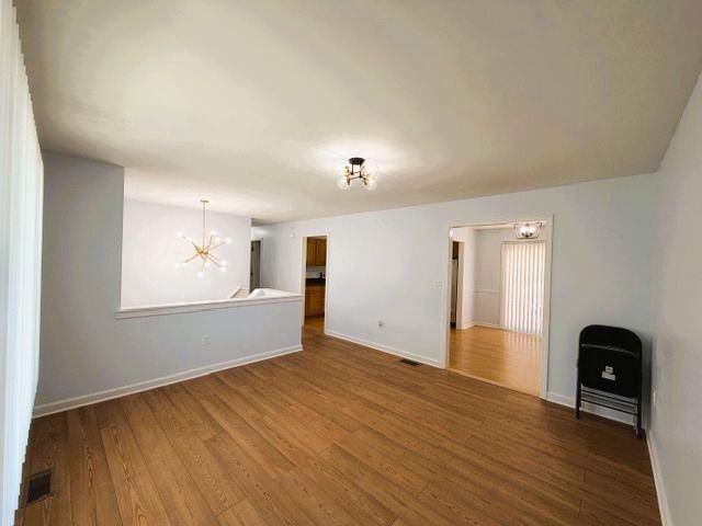 83 Essex Ave - Photo 5 of 27